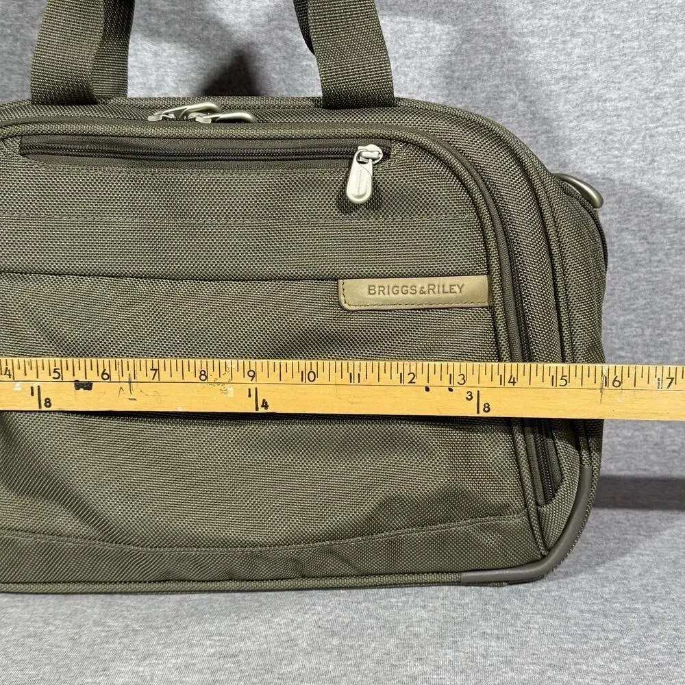 Briggs & Riley 226-7 Olive Ballistic Nylon Duffel Bag Carry On Travel Tag Intact